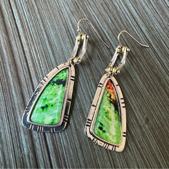 Beautiful Unique Boho Green Silver Dangle Drop Earrings - Picture 3 of 4